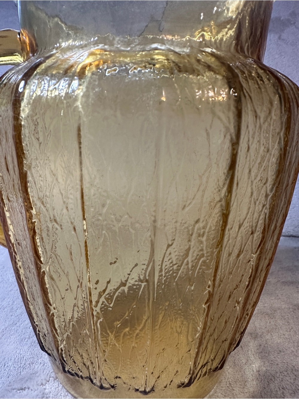 Vintage Anchor Hocking Sprucewood Honey Gold Glass Pitcher 1960’s - Picture 2 of 7